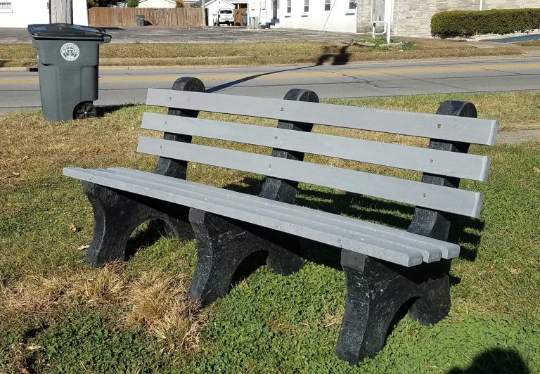 town of mulberry caps to bench