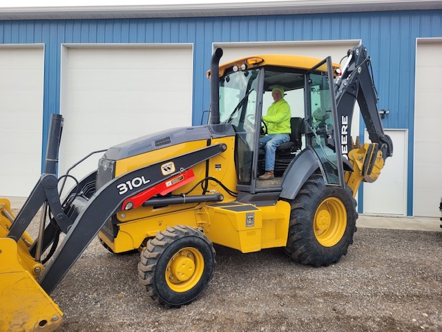 Town of Mulberry Vehicles: New Backhoe